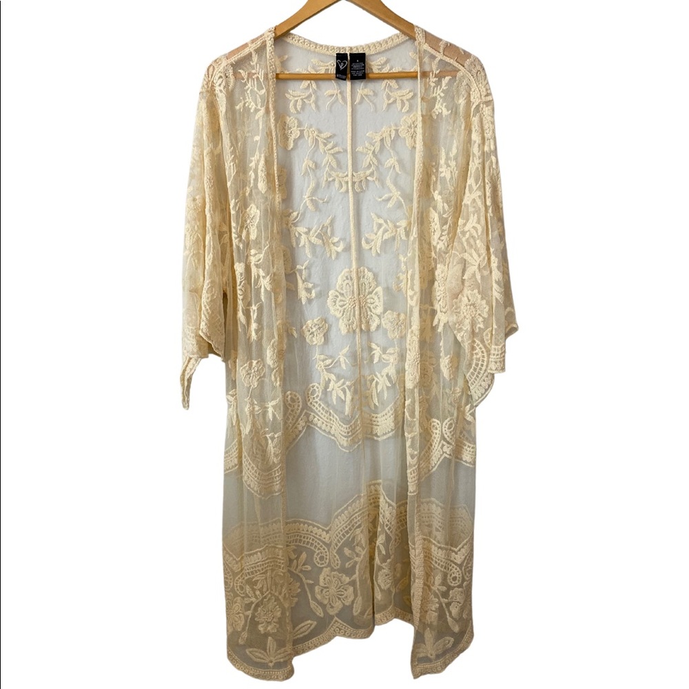 ✨Windsor Floral Cream Semi-Sheer Kimono Small✨